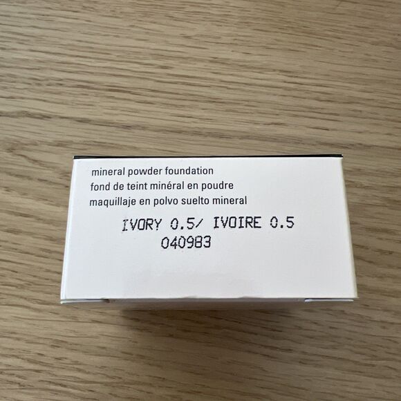 Mary Kay Mineral Powder Foundation Ivory 0.5 Discontinued .28 OZ / 8 g NEW - Picture 2 of 6